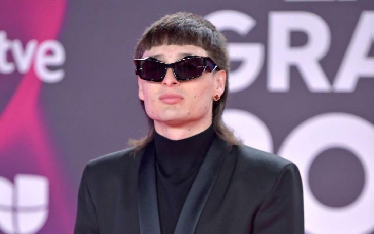 Exploring Peso Pluma's Romantic Connection - Get to Know Who Holds His Heart